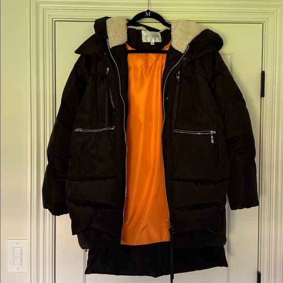 NWOT ARTTER Women's Black Hooded Puffer Jacket - Picture 5 of 5